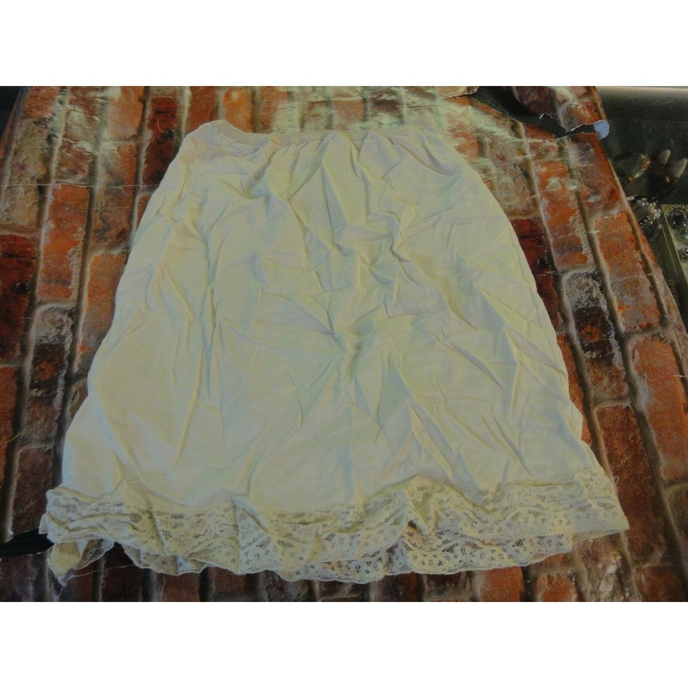 Vintage Vasserette 5P cream 17" skirt slip‎